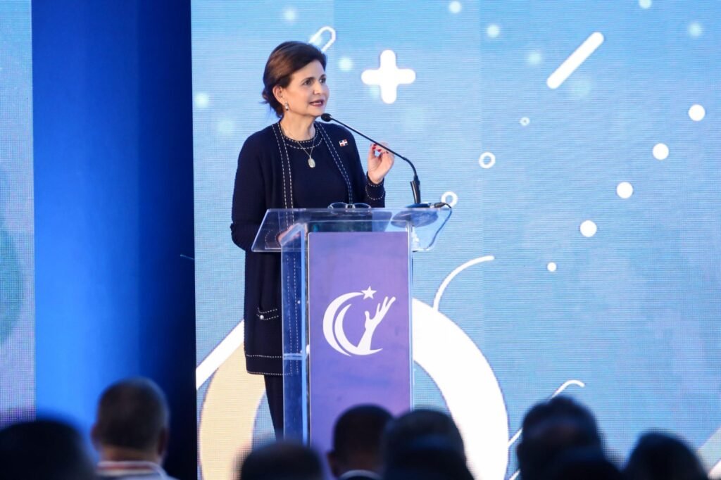 Vicepresidenta Raquel Peña entrega Premio Nacional a la Calidad en el Sector Público