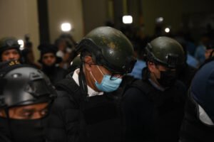 Dictan 18 meses de prisión preventiva a Santiago Hazim y seis más en caso SeNaSa