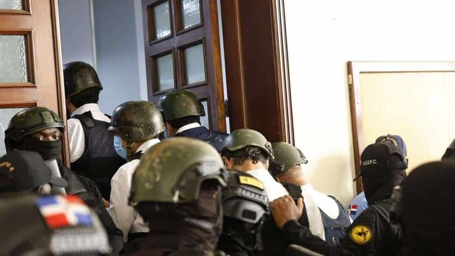 Aplazan audiencia contra presunta red que desvió RD$15 mil millones del SeNaSa