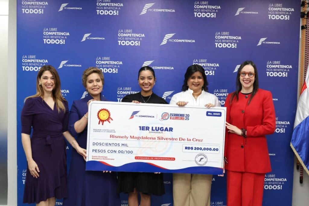 ProCompetencia premia a estudiantes y profesionales en su concurso nacional de ensayos