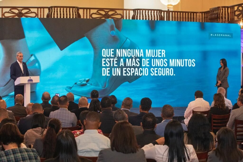 Presidente Abinader lanza red de atención inmediata para mujeres en riesgo: Puntos VIDA